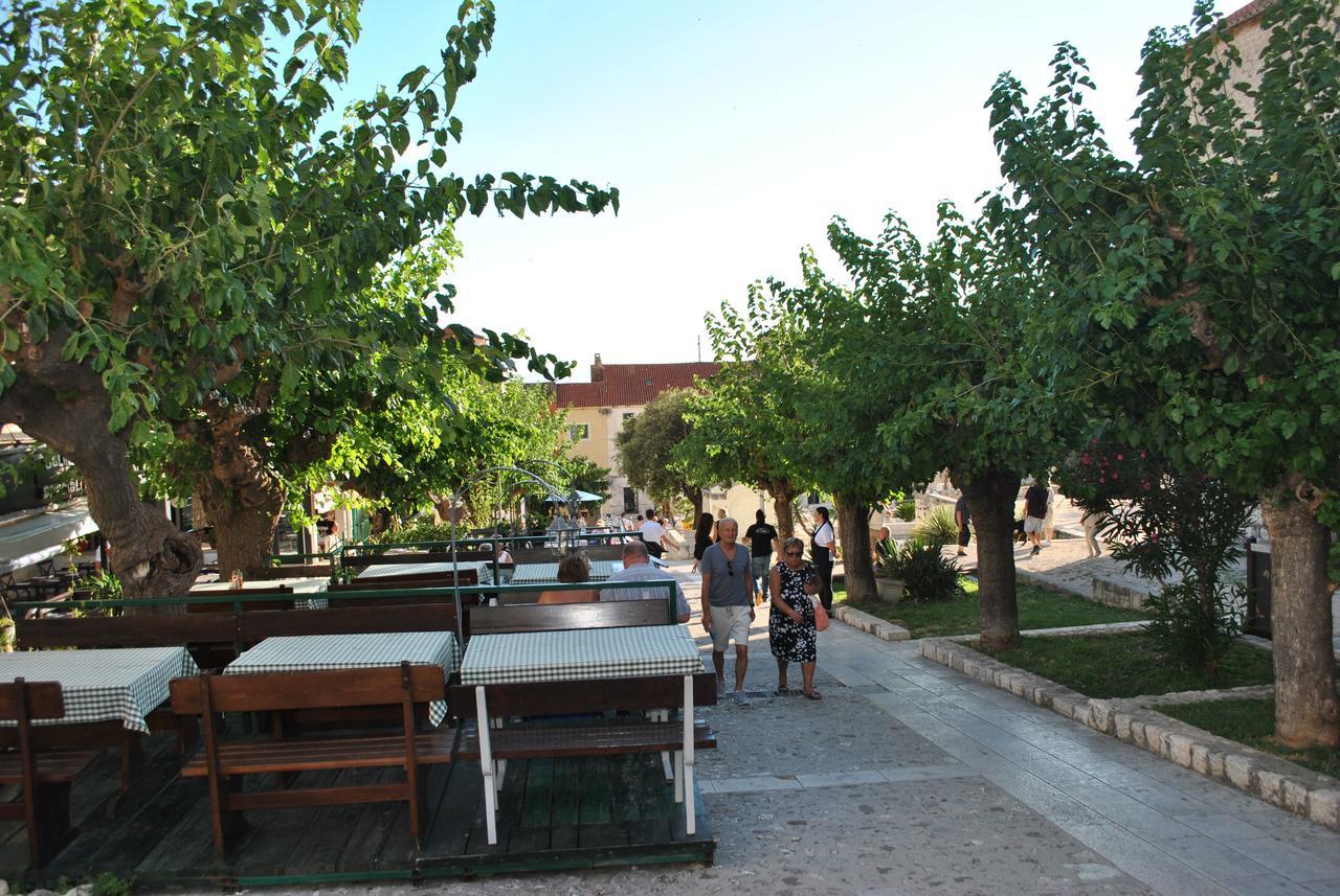 Apartment On The Square Makarska Dış mekan fotoğraf